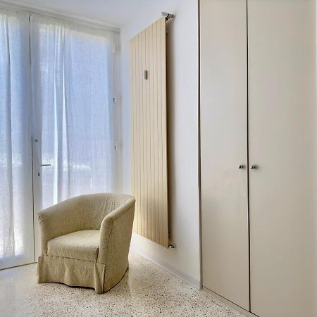 Minimal Apartment Navigli Милано Екстериор снимка