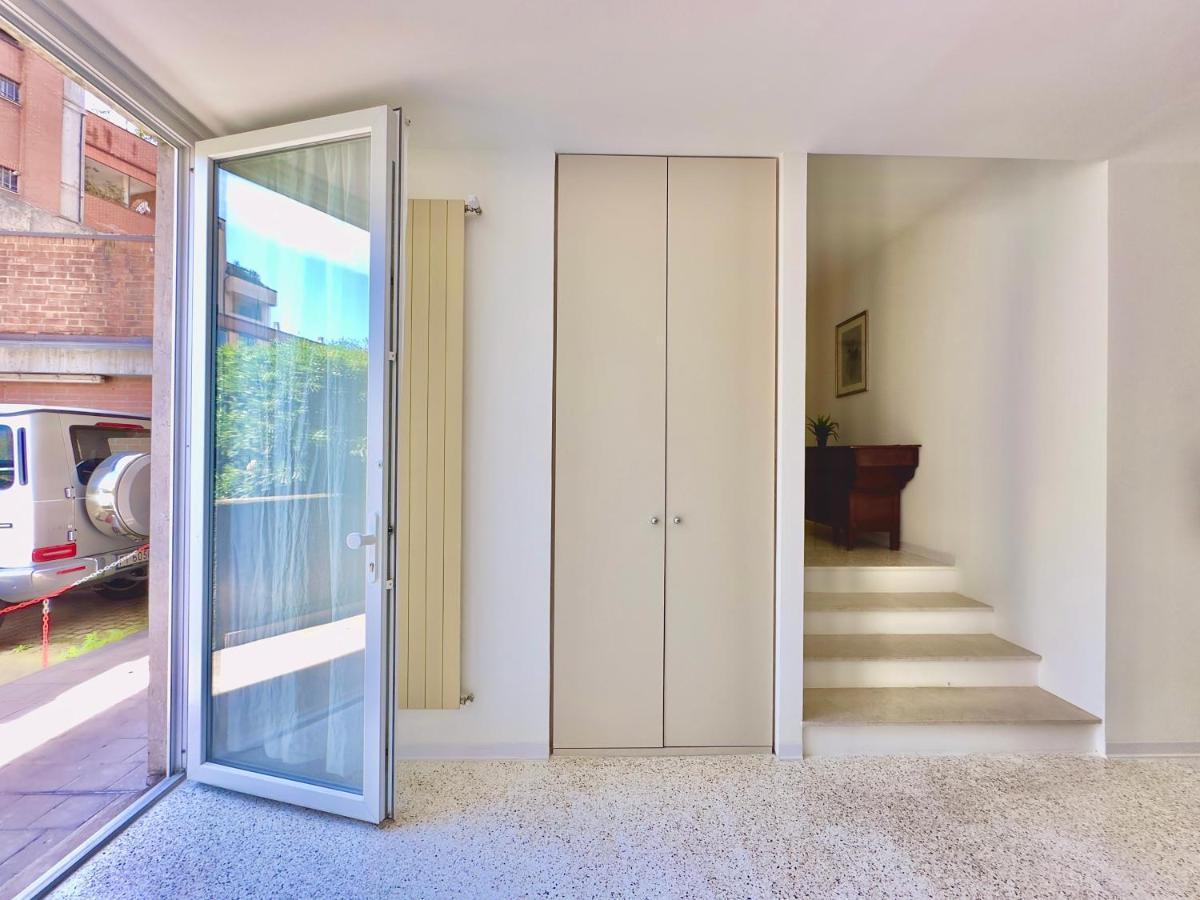 Minimal Apartment Navigli Милано Екстериор снимка