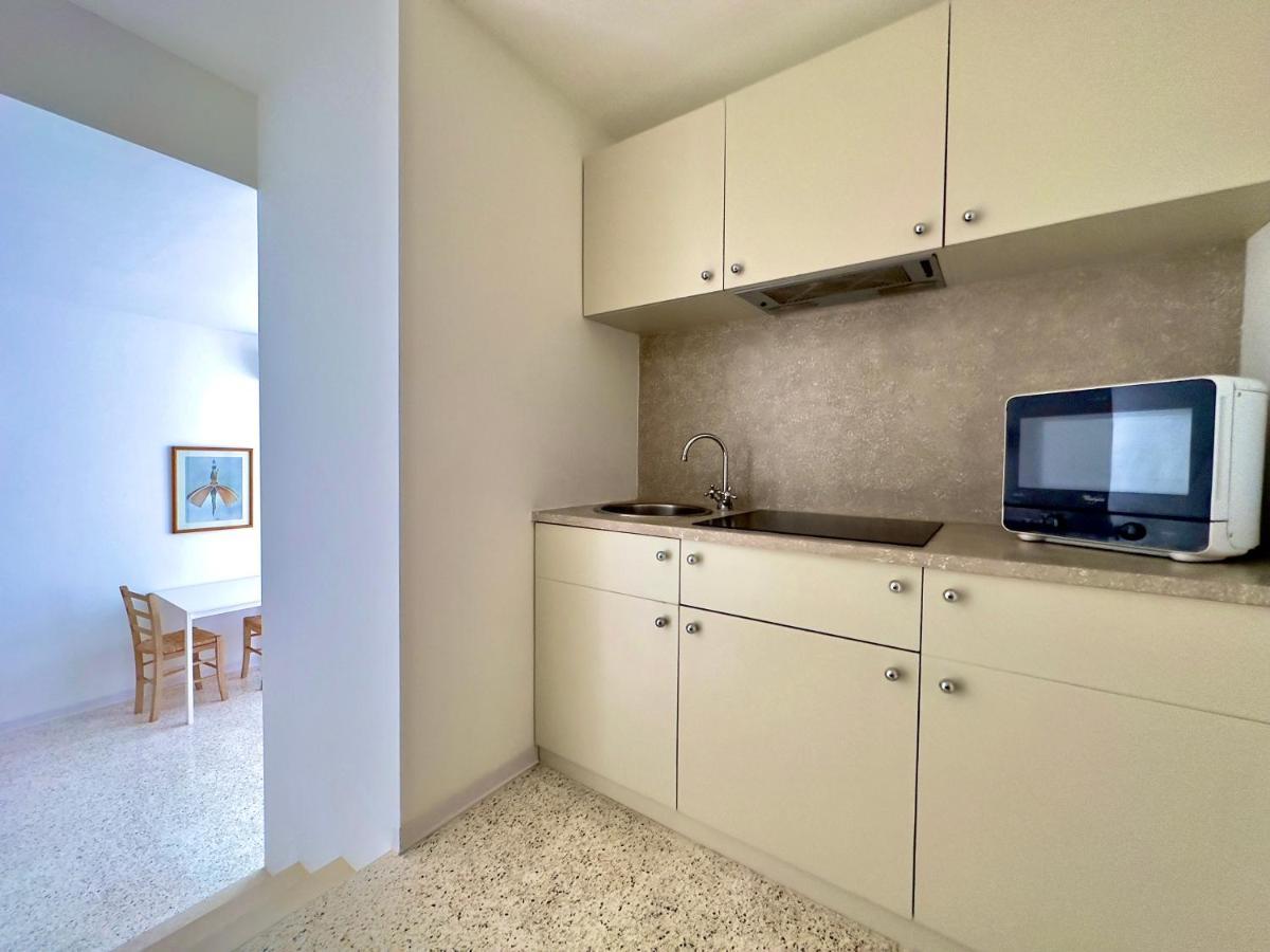 Minimal Apartment Navigli Милано Екстериор снимка